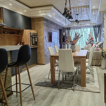 Premium Urban Life Apartment *